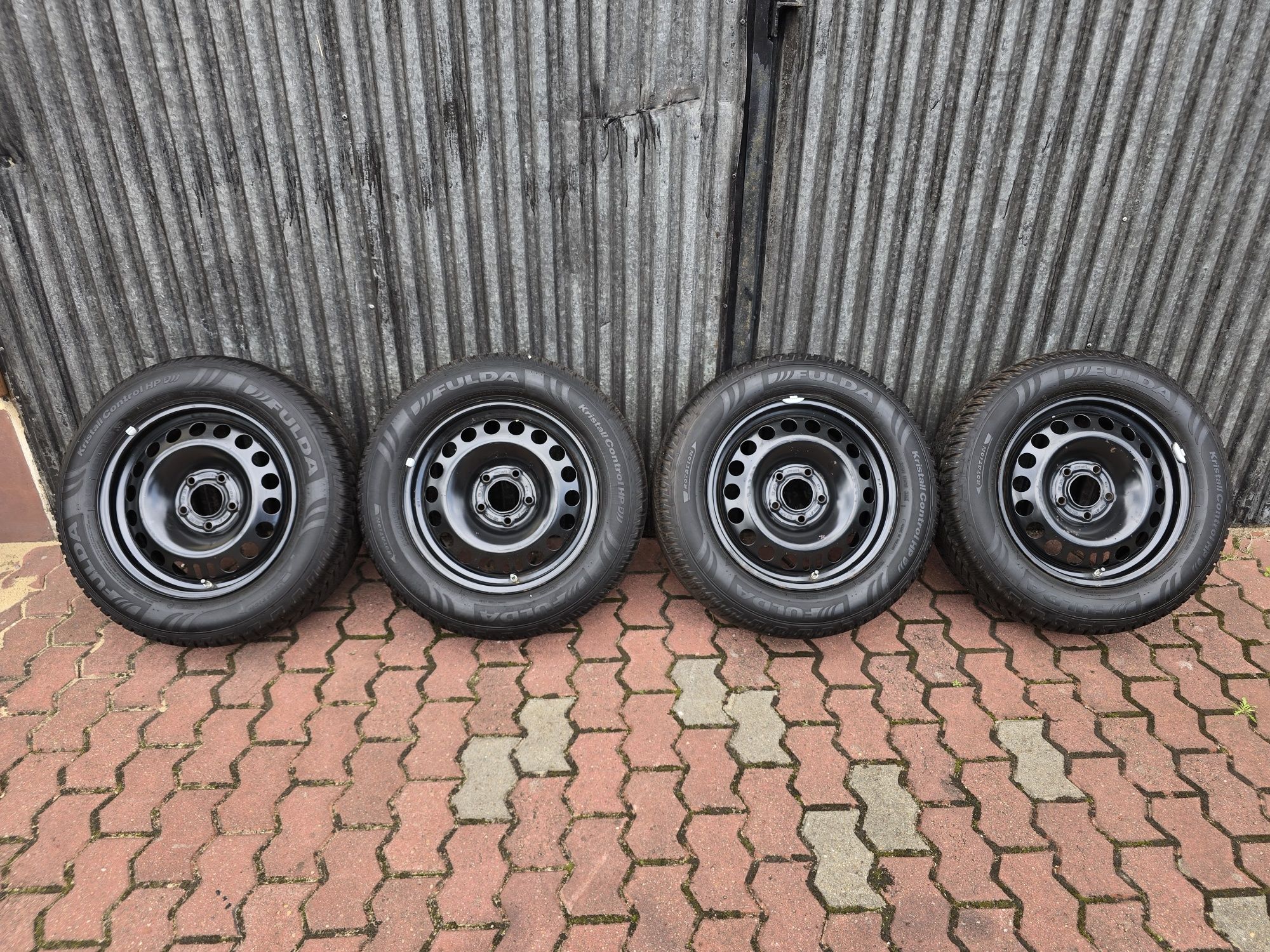 Felgi z oponami 215/60R16 Opel Astra J 4 5x115 Insignia B Zafira C 16"