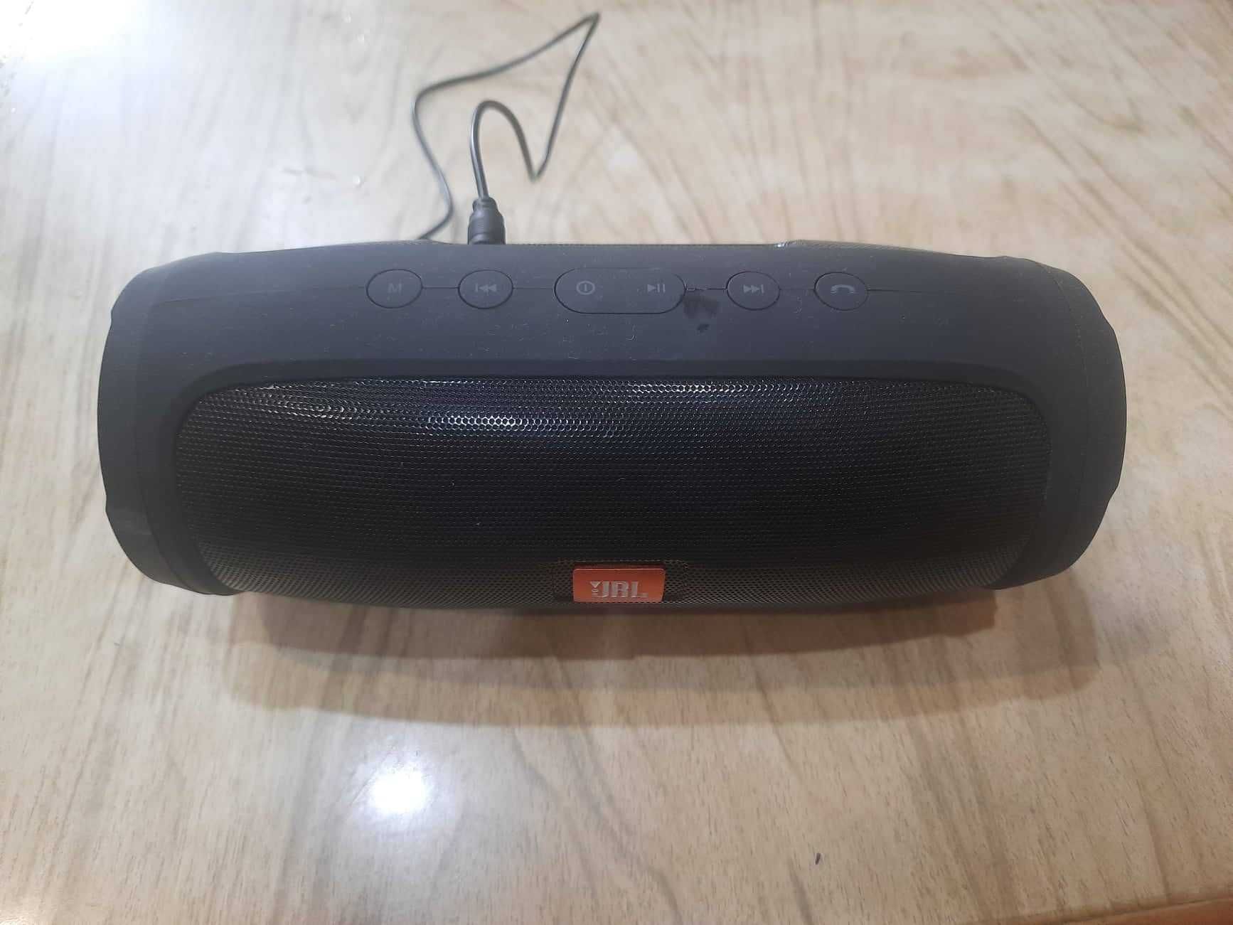 Портативная колонка jbl