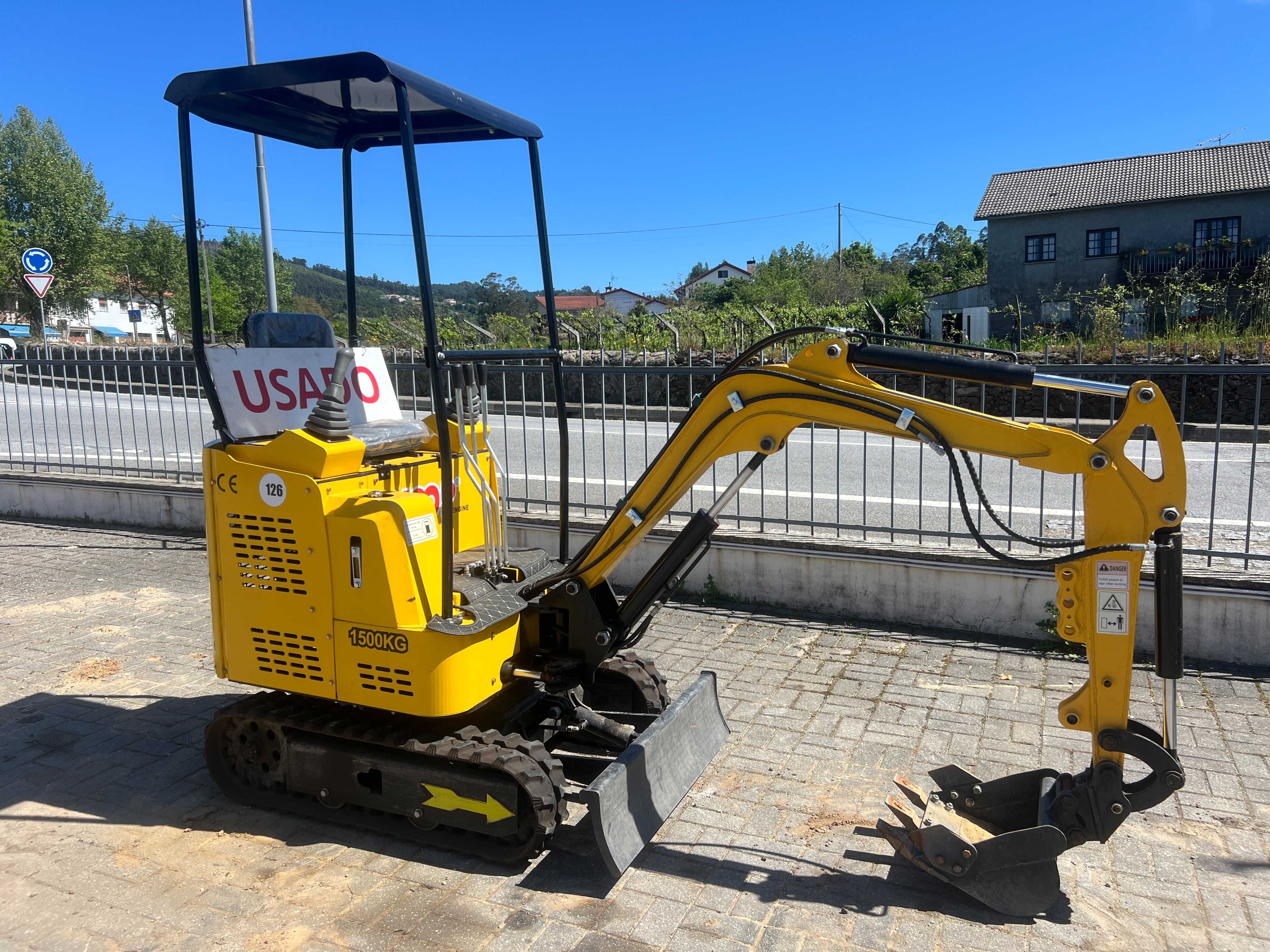 Mini Giratória USADA 1500kg 2022