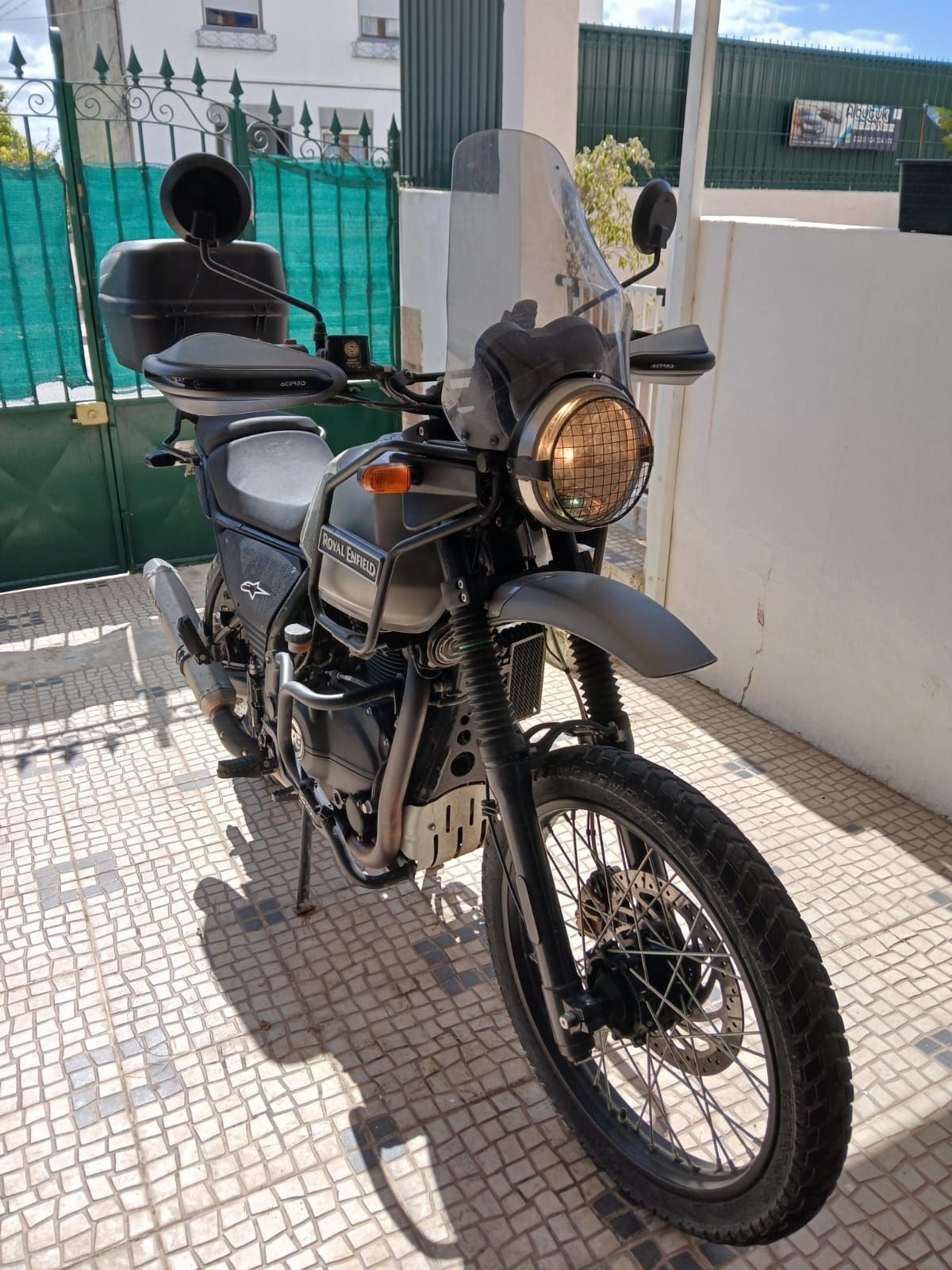 Royal Enfield 400