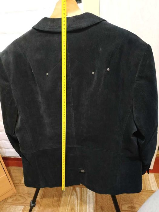 Черный вельветовый пиджак на молодого человека, большой размер.