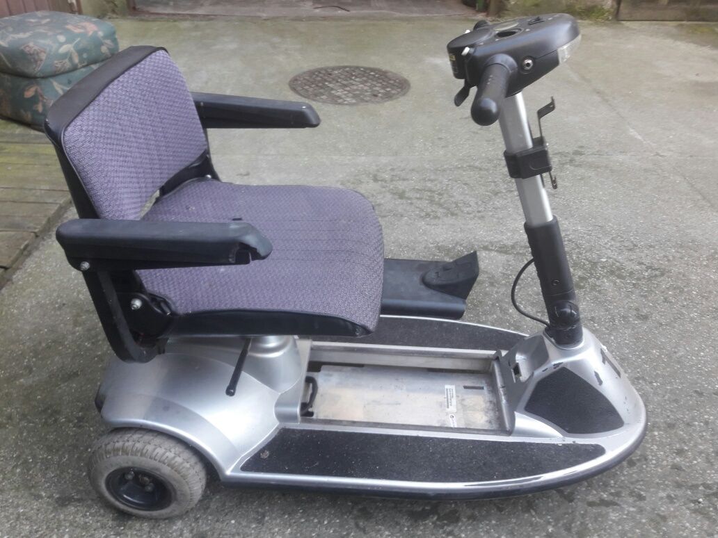 Wózek elektryczny dla inwalidow