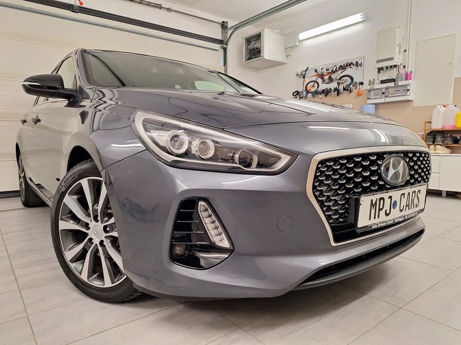 Hyundai I30 1.4 turbo 98 tys km navi camera led panorama stan salonowy