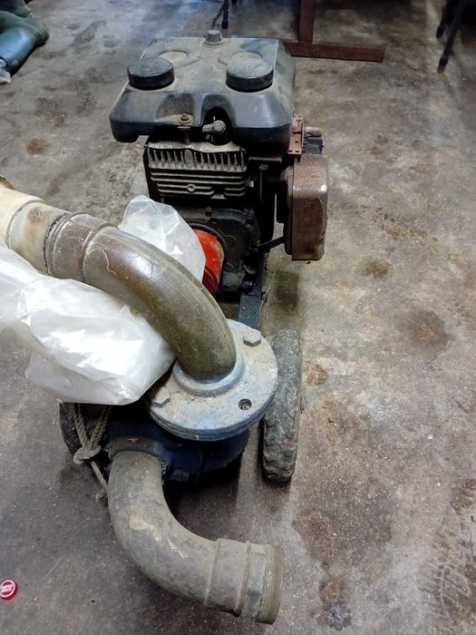 Moto bomba gasolina c/ carrinho