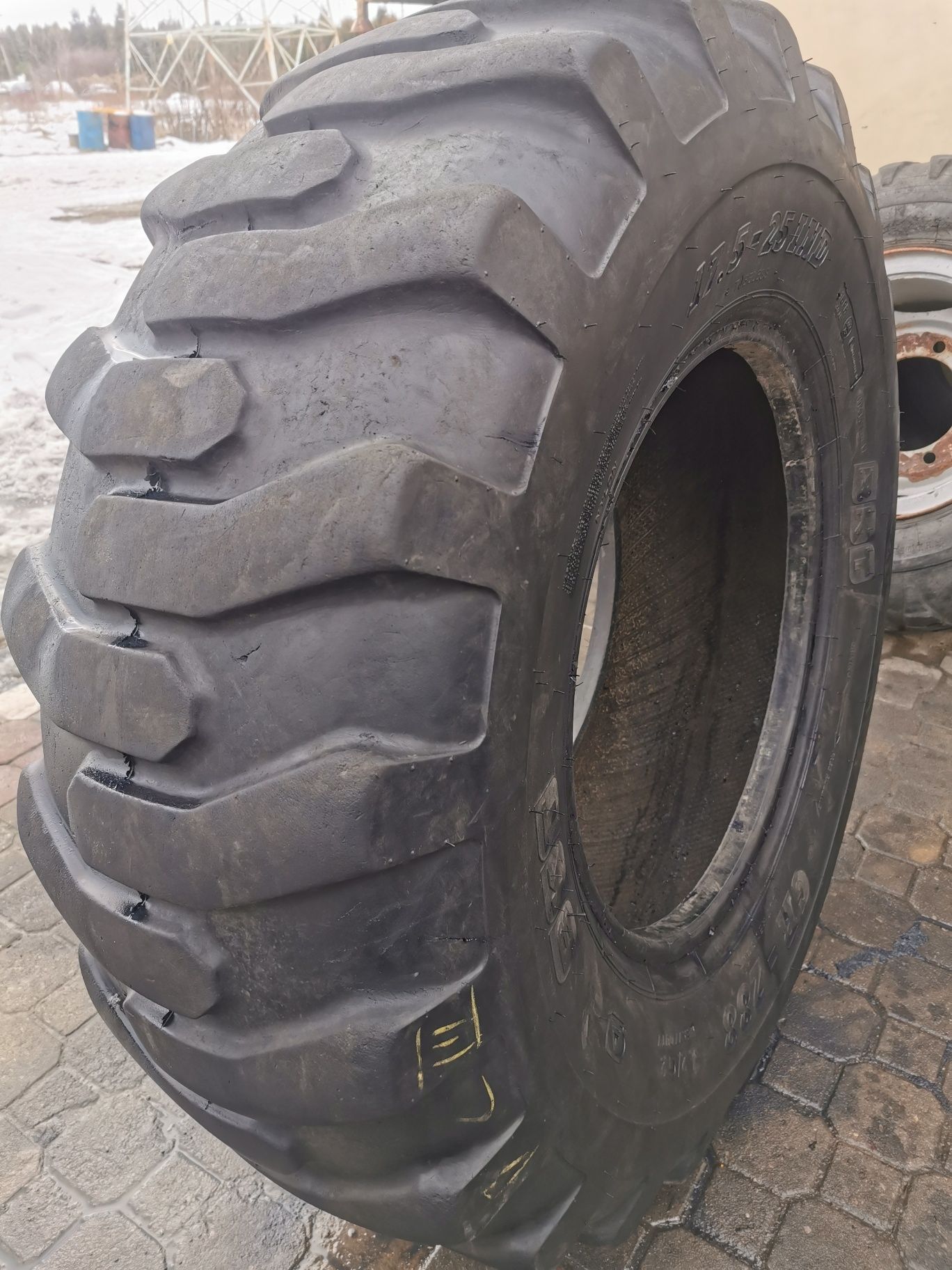 Opona 17.5-25 ( 17,5 R25 ) BKT Heavy Duty 16P.R L2/G2