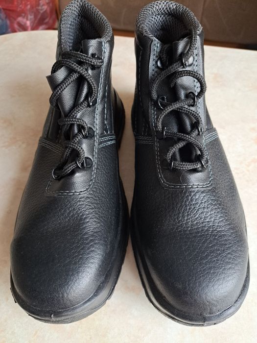Спец обувь зимнi ботинки 42р
