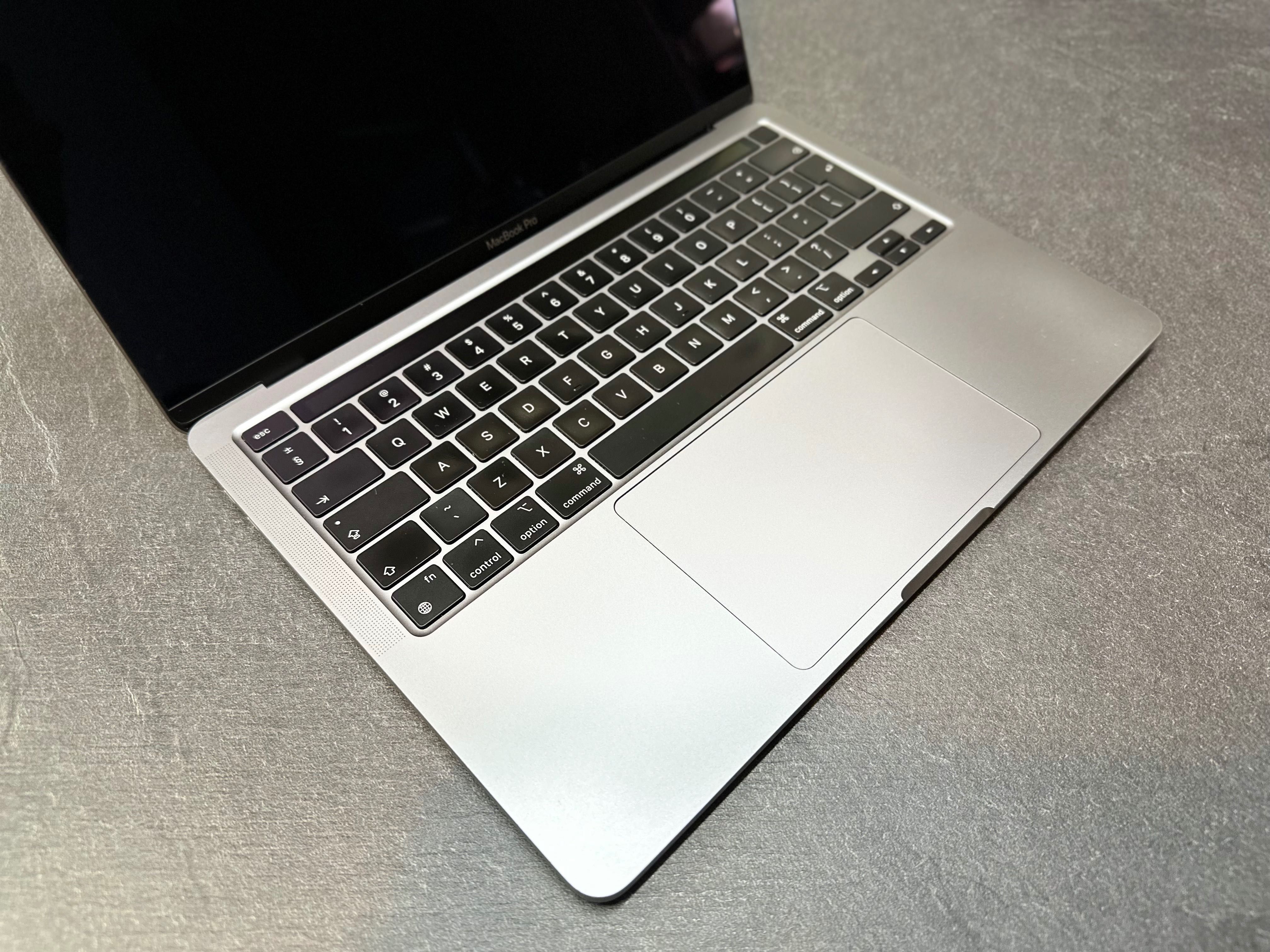 MacBook Pro 13 cali 512GB SSD 8GB M1 stan idealny