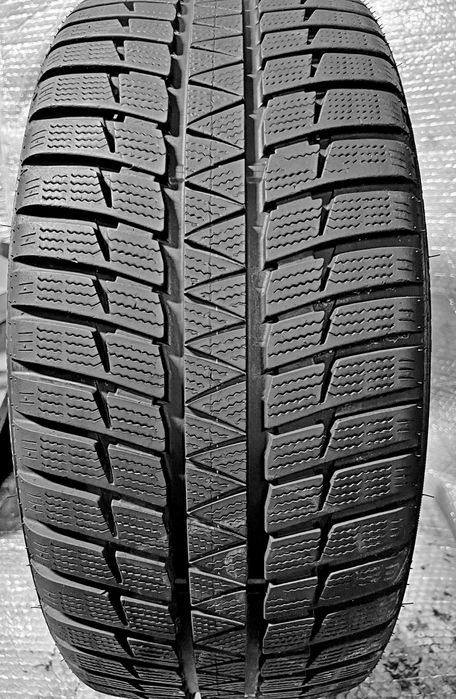 Шини Б/в 245.40.19 пара  Falken