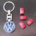** NOWY Breloczek VW VOLKSWAGEN + Nakrętki na wentyle czerwone tuning