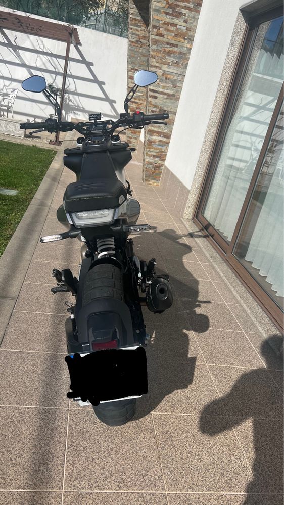 Moto Husqvarna Svartipillen 125
