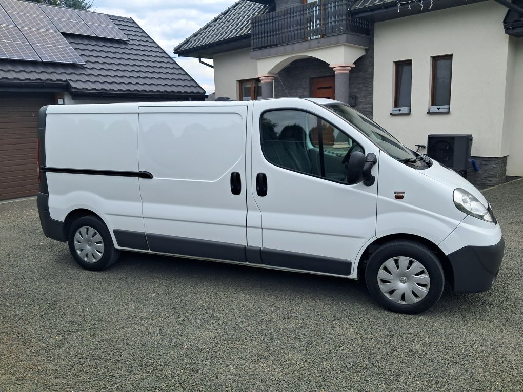 Opel Vivaro Long