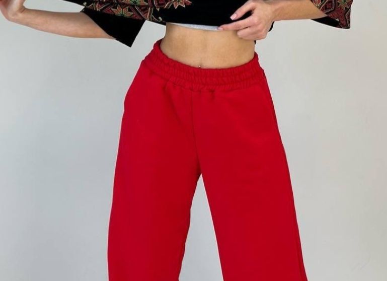 Червоні Штани палаццо та Футболка Вишиванка