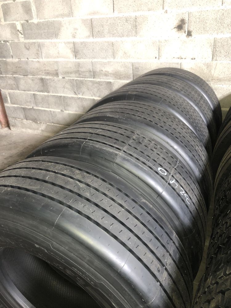 385/65R 22.5 pneus usados