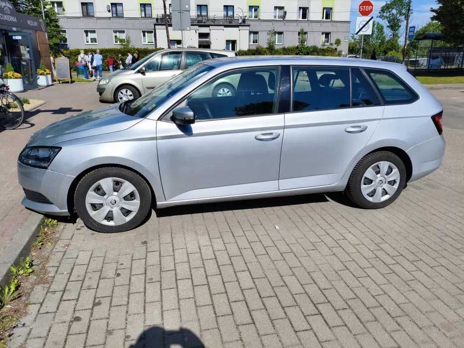 Wynajem busów 9-cio osobowych i Transport Osób