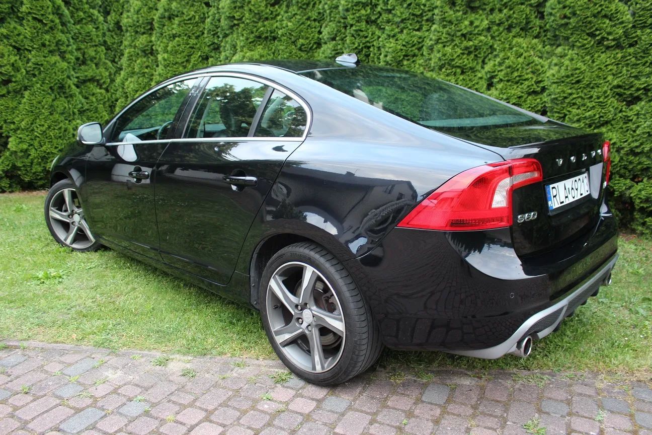 Volvo S60 R Design 1.6 Turbo benzyna T4 moc 180 KM