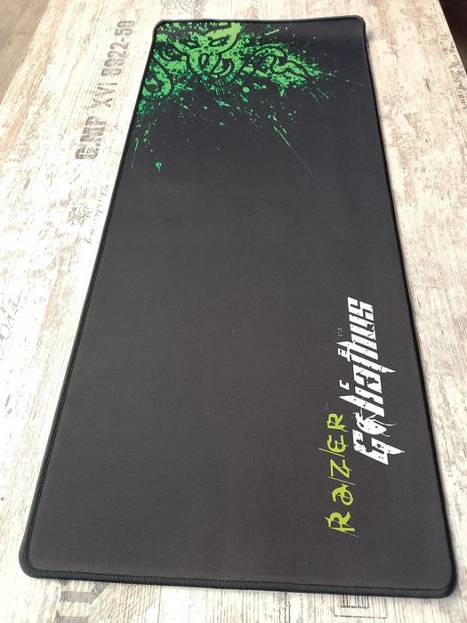 Razer - большой  игровой коврик 70*30см для клавиатуры и мышки