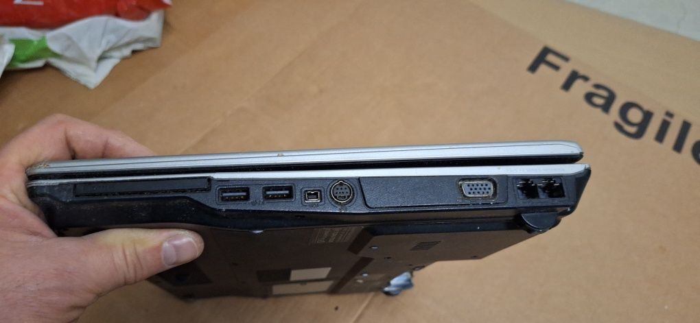 Laptop Asus F3M uszkodzony