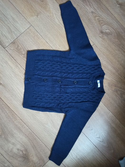 Granatowy sweterek sinsay 116