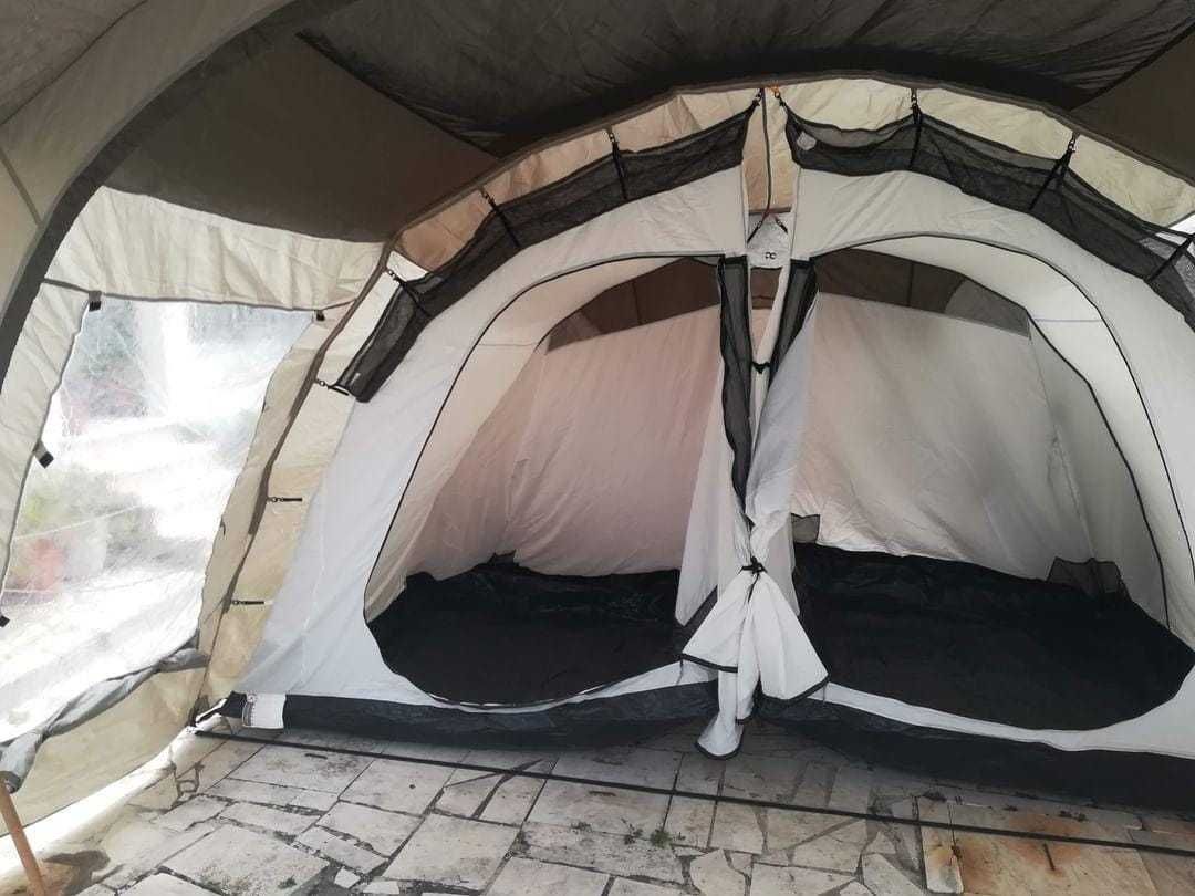 Tenda de campismo da Quechua modelo T6.2, em ótimo estado.