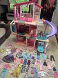 Domek dla Barbie DreamHouse auto lalki ubrania