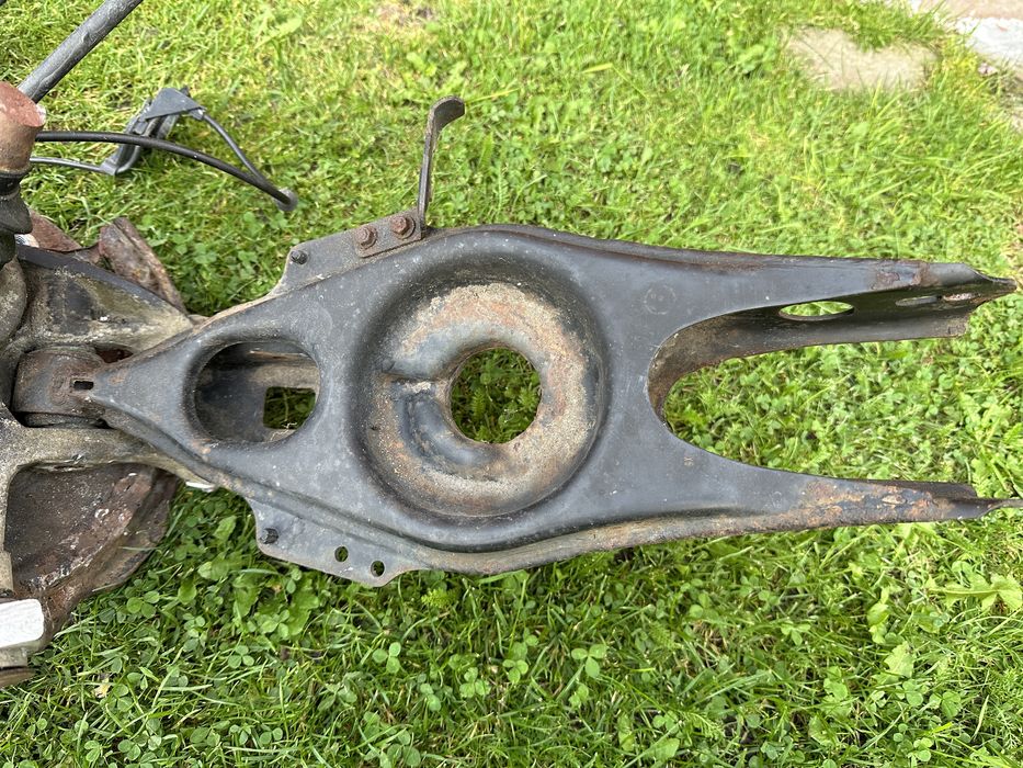 Wahacze tylne P i L W 211 sedan 2002r