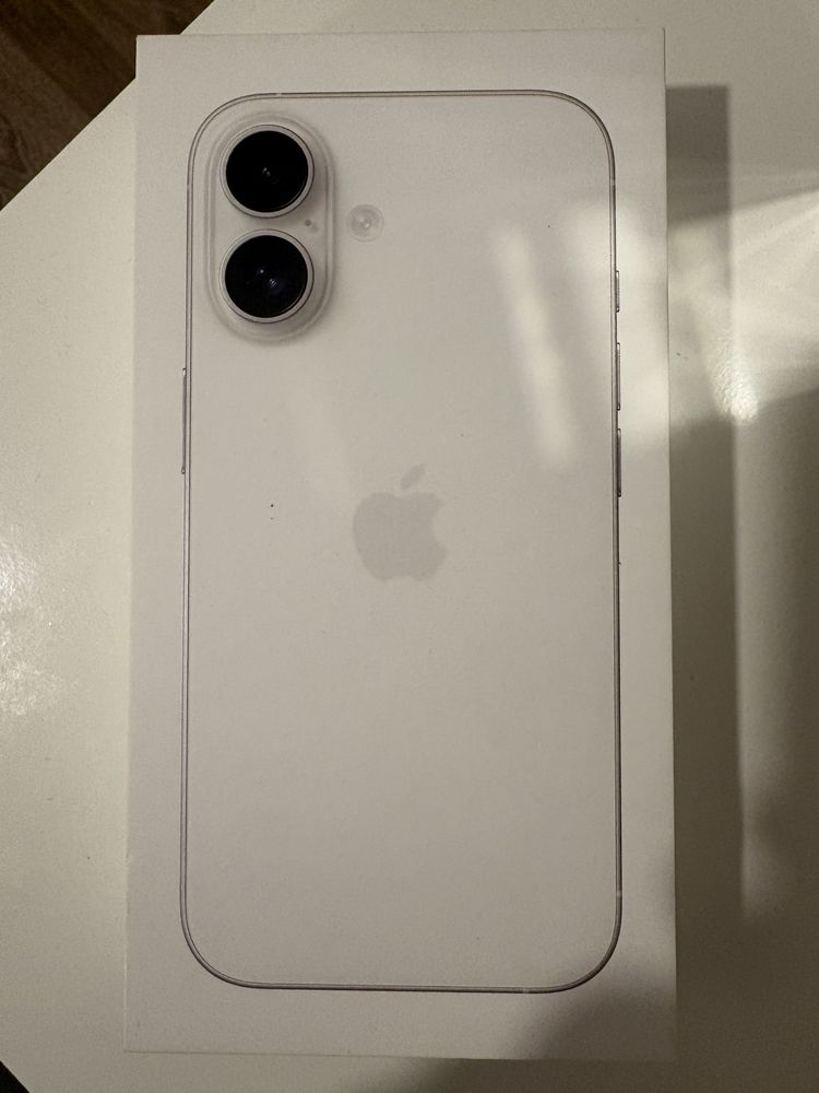Iphone 16 128GB branco - Novo com garantia + 4 capas