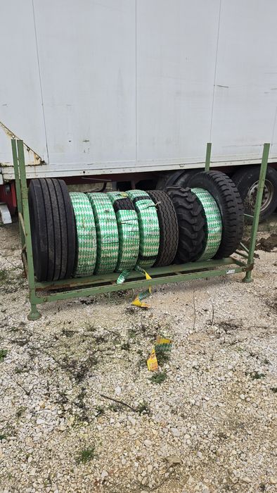 Paletes em Ferro (estantes)