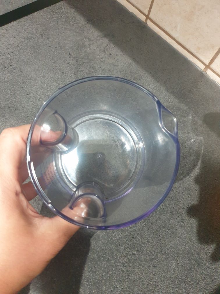 Dzbanek pojemnik plastikowy 600 ml mleko miarka