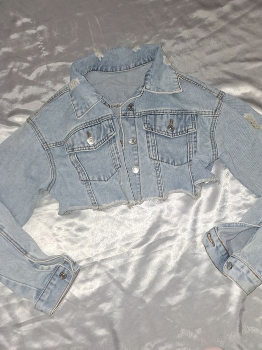 Укорочений джинсовий піджак розмір М