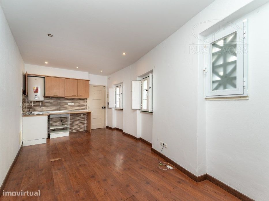 Apartamento r/chão T1 em Évora