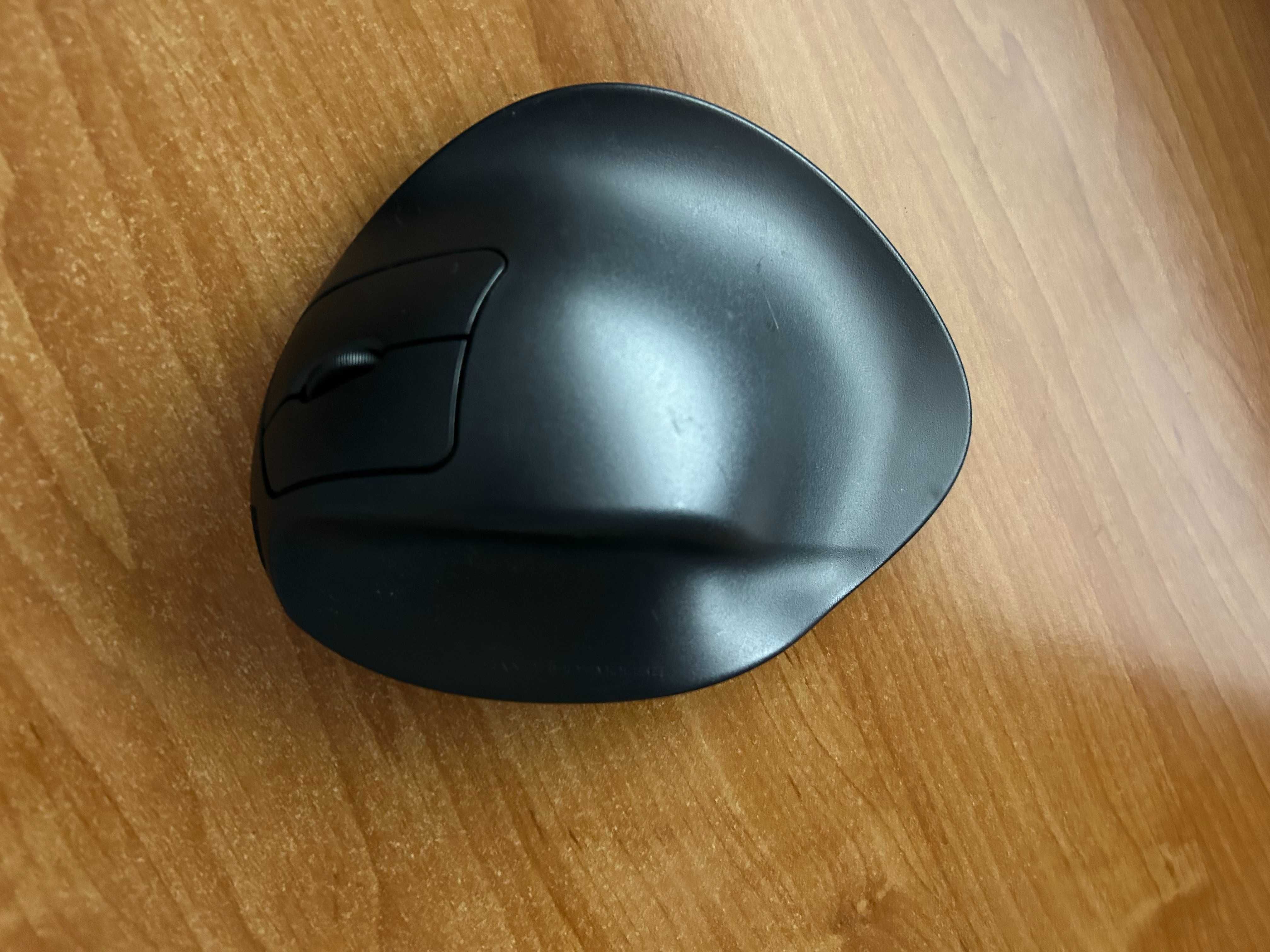 Myszka komputerowa przewodowa Hippus HandShoe Mouse M2WB ergonomiczna