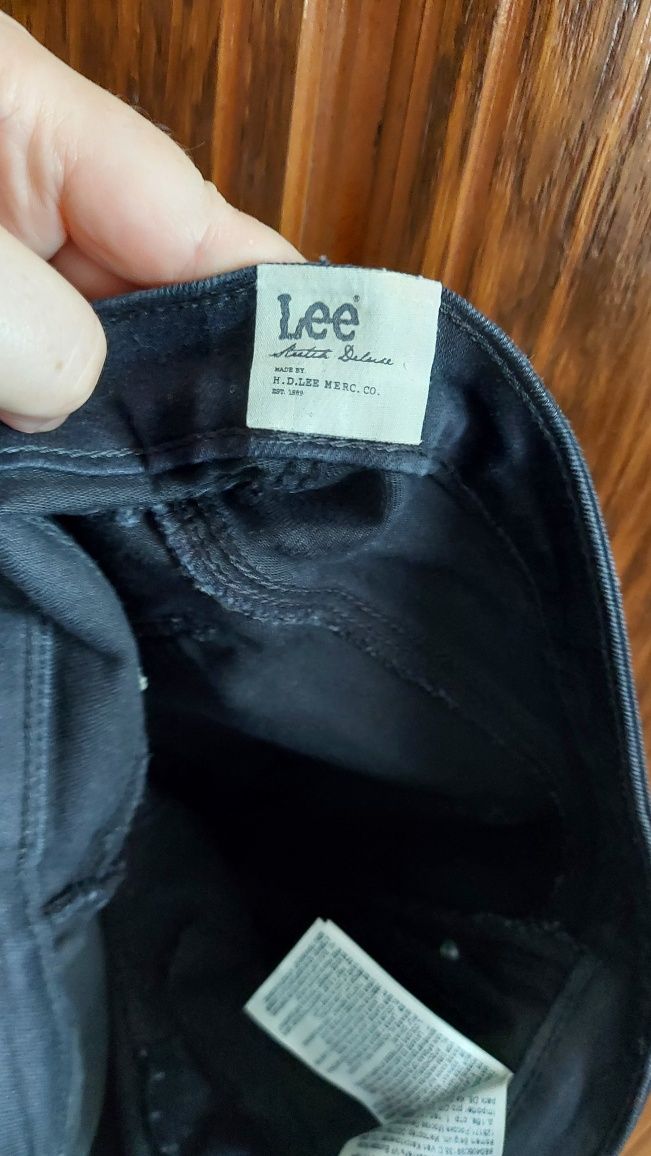 Czarne spodnie jeansowe Lee S