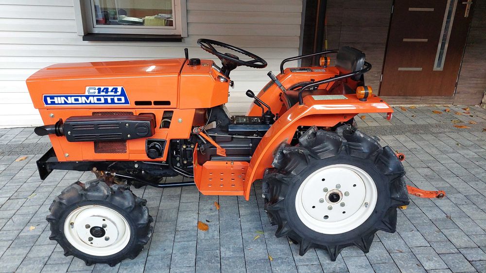 Mini Traktorek Japoński Hinomoto C144 4x4 15km Komplet zaczepów Kubota