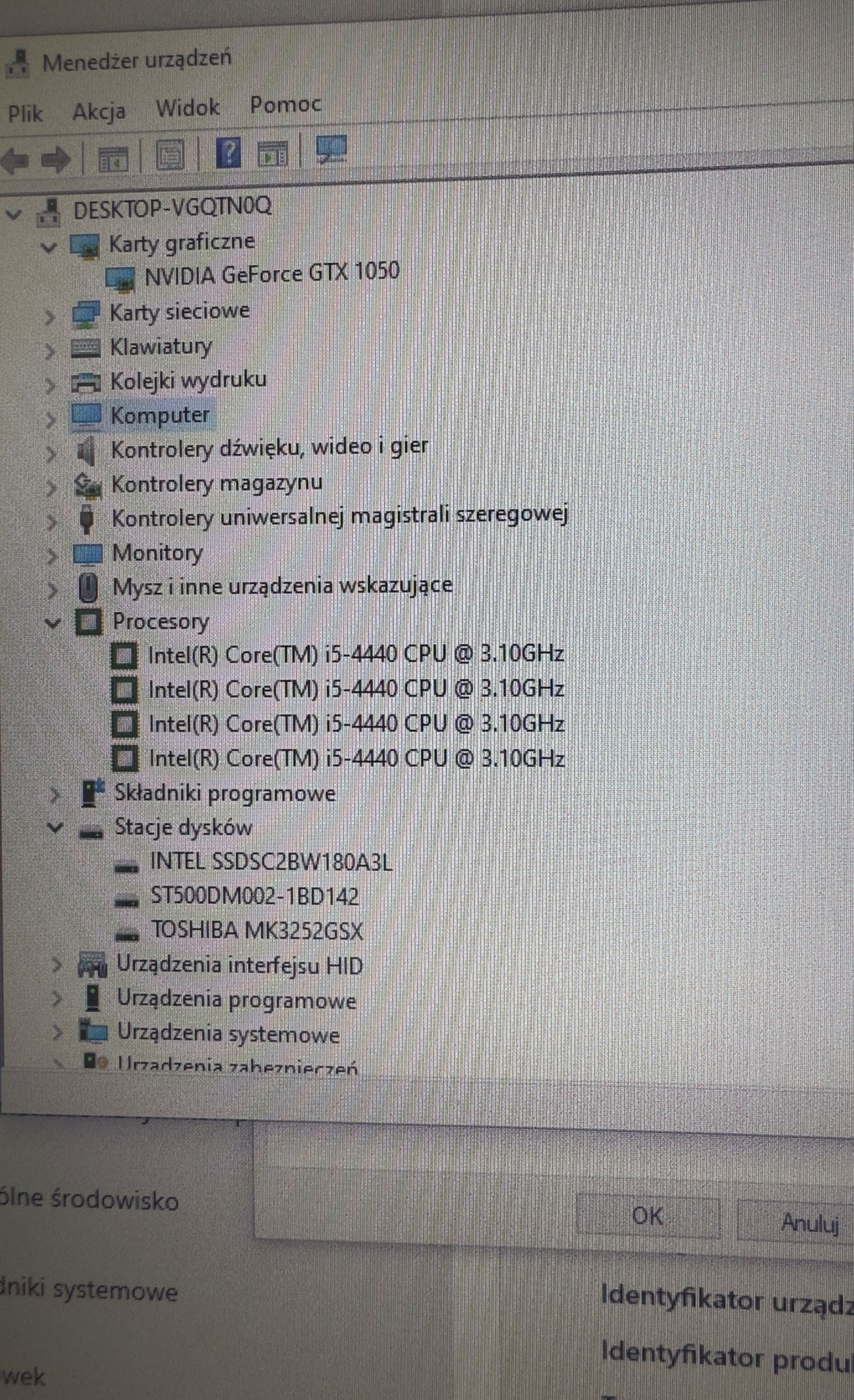 Komputer gamingowy z monitorem, klawiatura i myszka