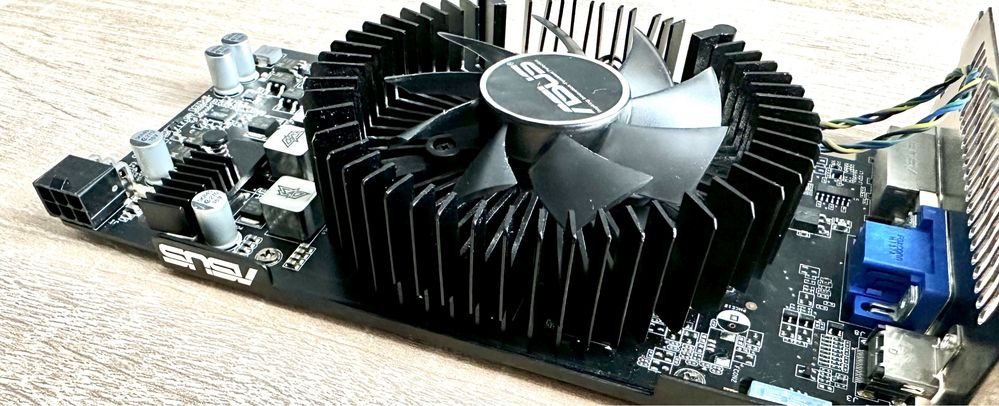 Karta graficzna ASUS GeForce GTX 550 Ti 1GB DDR5