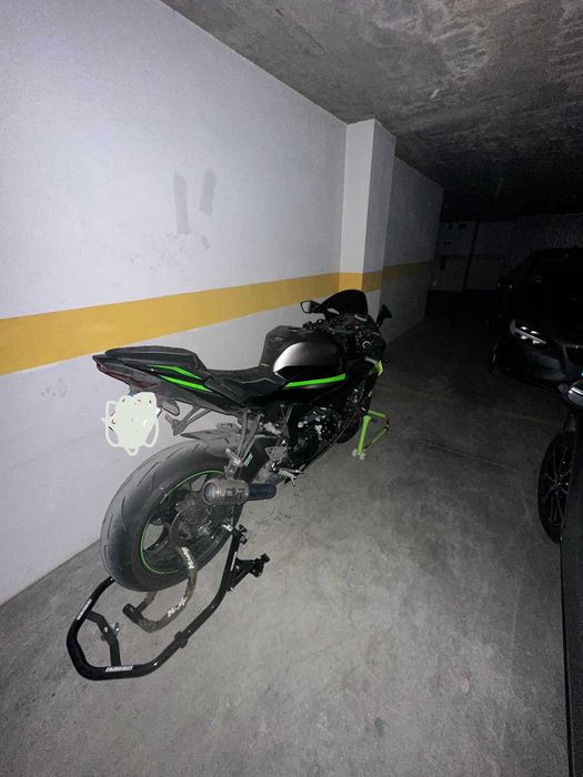 Kawasaki ZX-6R 2024 - Varios extras