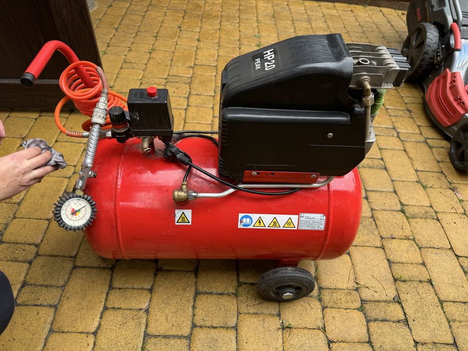 Компрессор  поршневой прямоприводный Fiac Cosmos ресивер 50 л