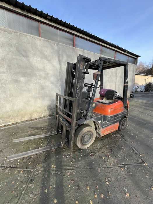 Wozek widlowy toyota 6FGL10