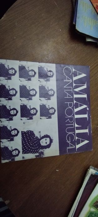 Vinil Amália- canta Portugal