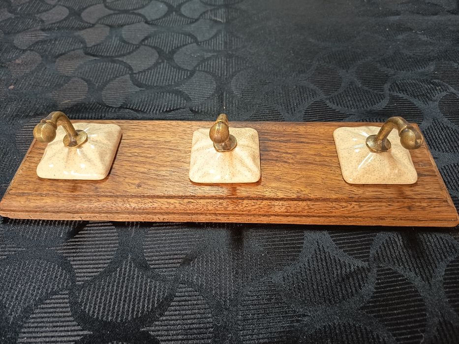 Cabides latão com patere de porcelana antigo