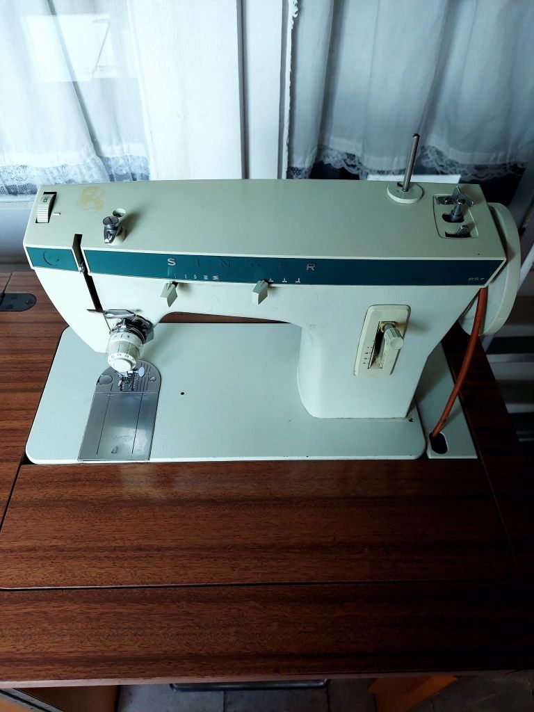 Maquina de costura SINGER