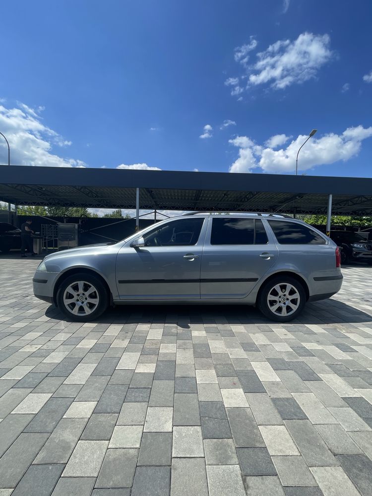 Автомобіль Skoda Octavia A5 до рест
