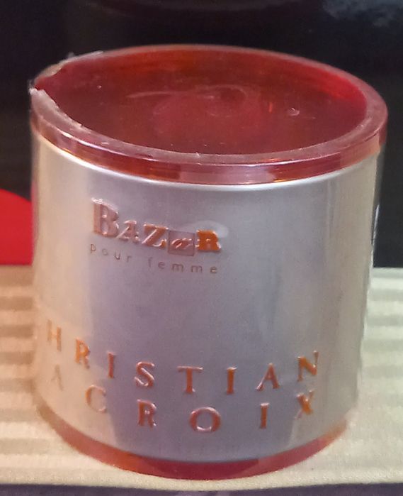 Perfumes originais e selados.