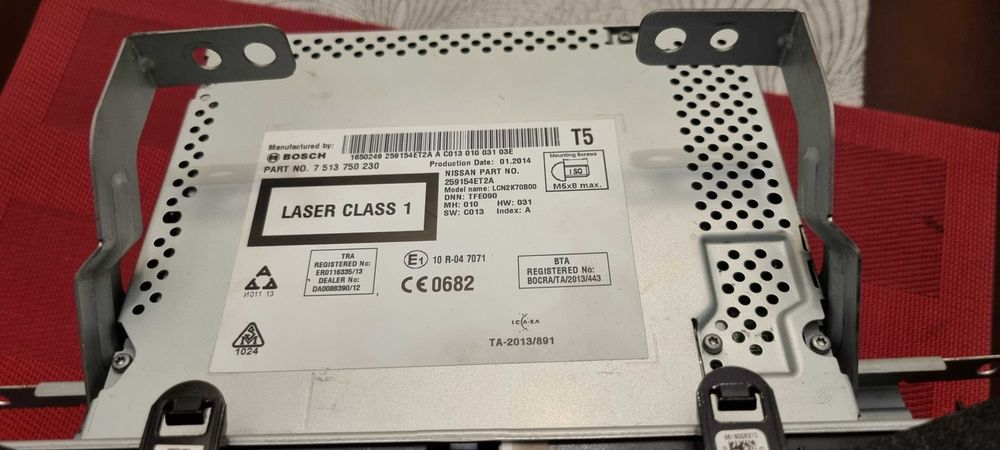 Nissan J11 radio/nawigacja, panel AC