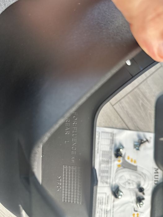 Бризговики Renault Fluence 3 поколінн з 2008-2016 року Рено Флюенс