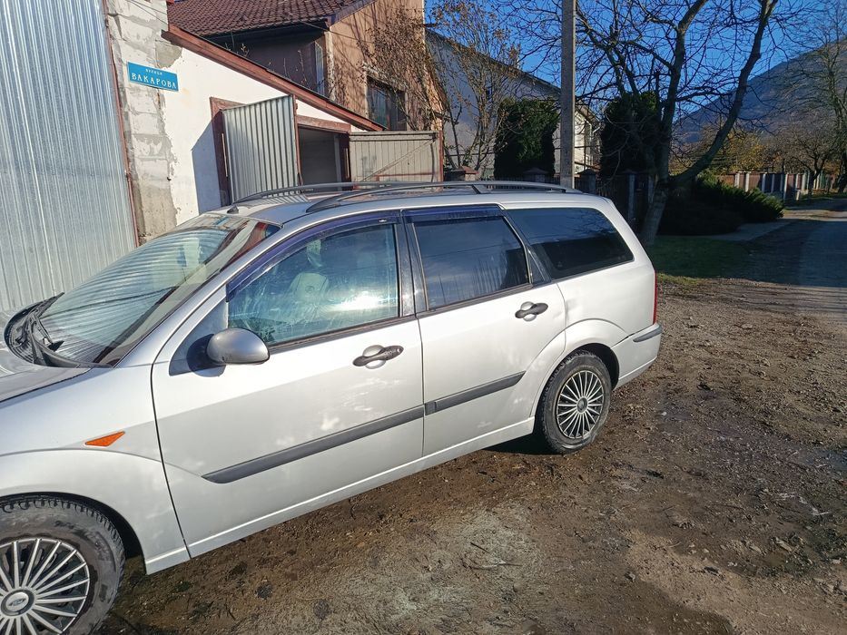 Форд фокус 1  покоління