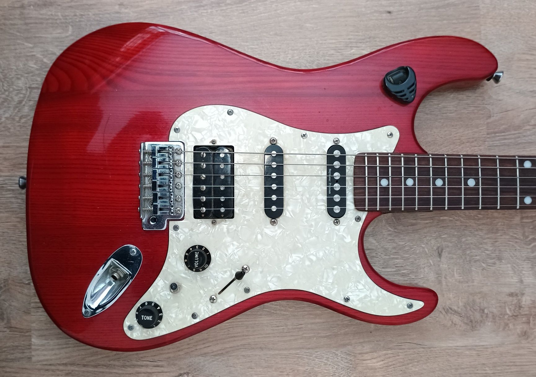 Gitara elektryczna typ Fender Stratocaster lutnicza