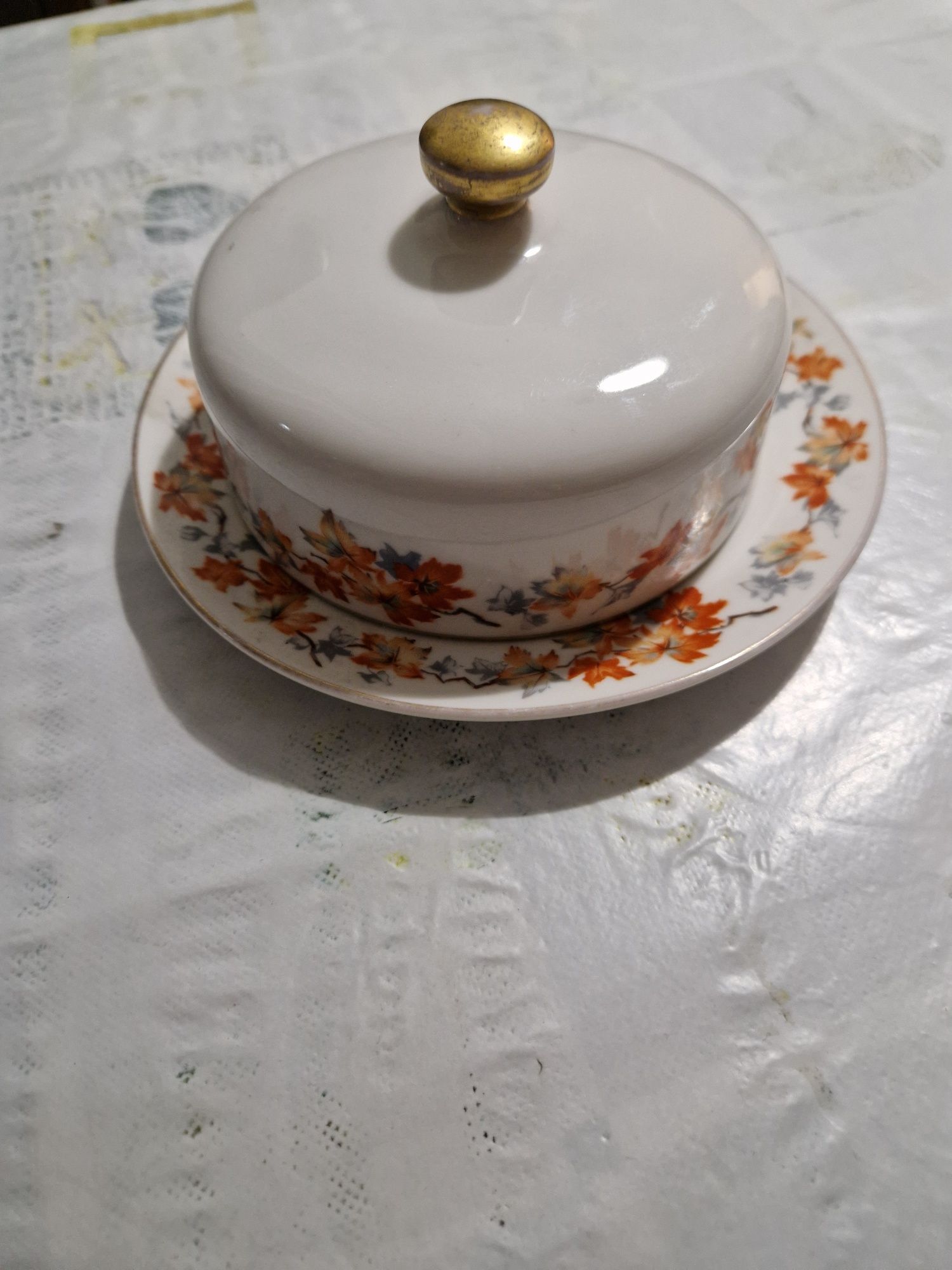 [2] Maselniczka porcelanowa przedwojenna