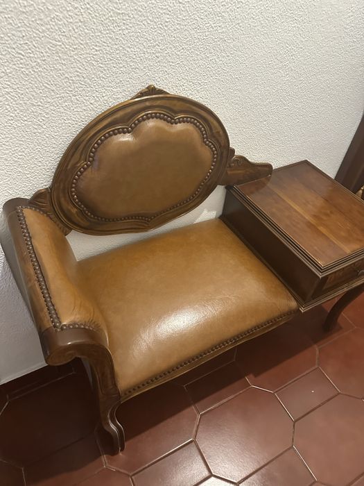Móvel com sofá / Telefone