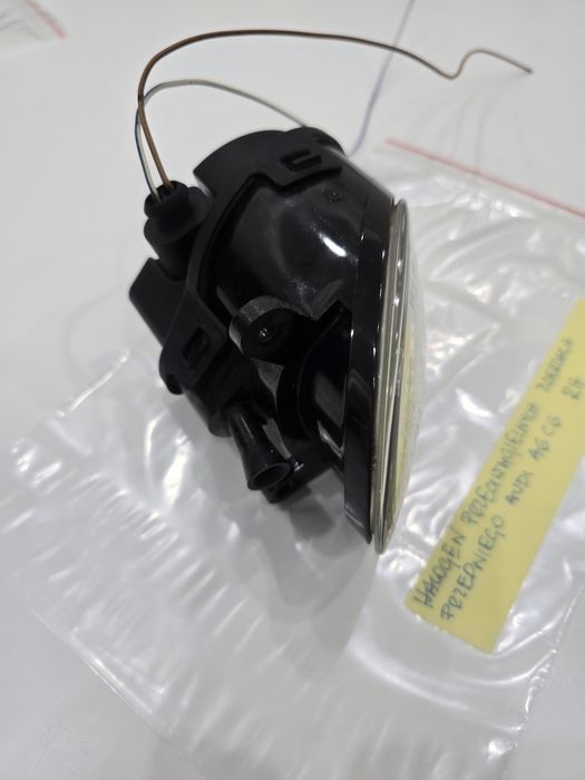 Halogen przeciwmgielnych Audi A6C6 PRAWY